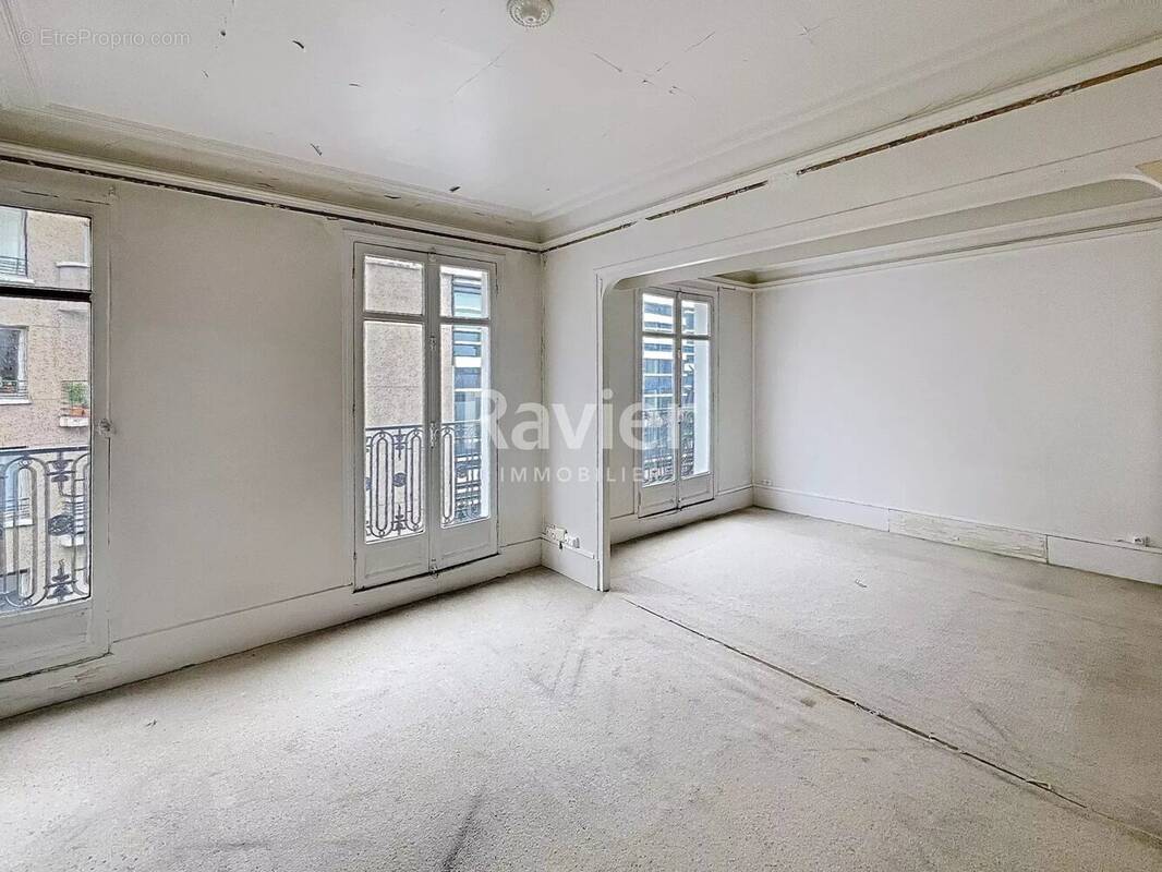 Appartement à PARIS-16E