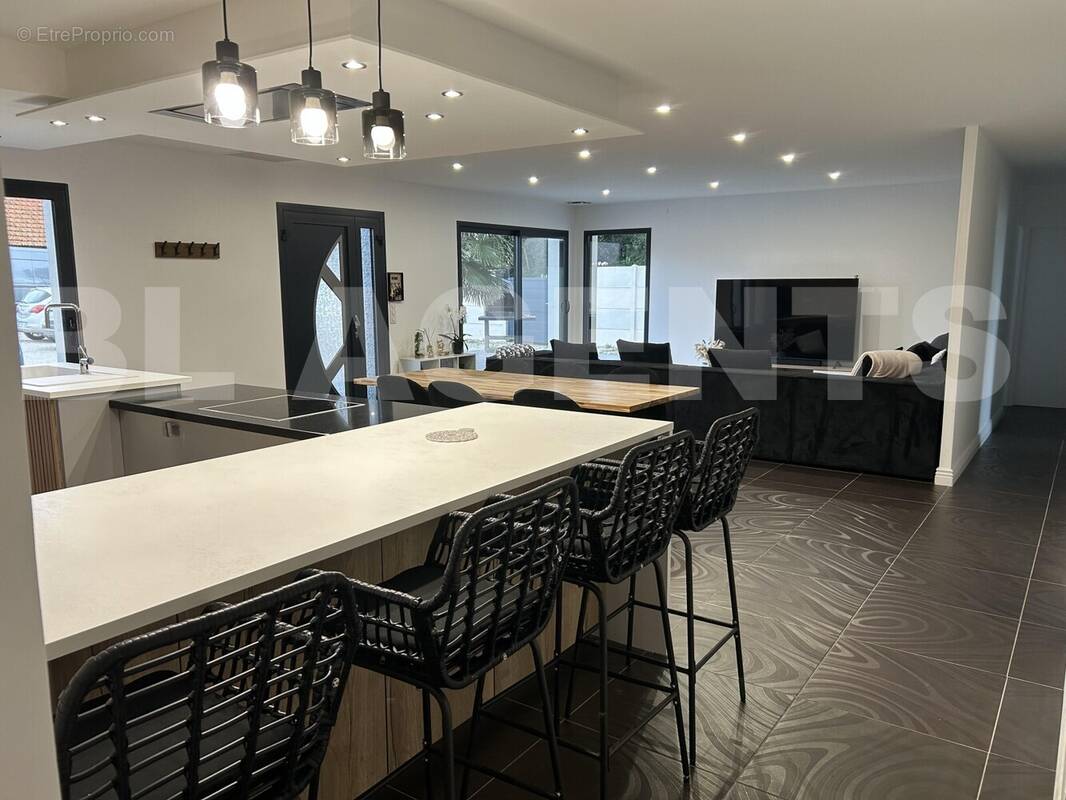 IMG_1724 - Maison à BERNEVAL-LE-GRAND