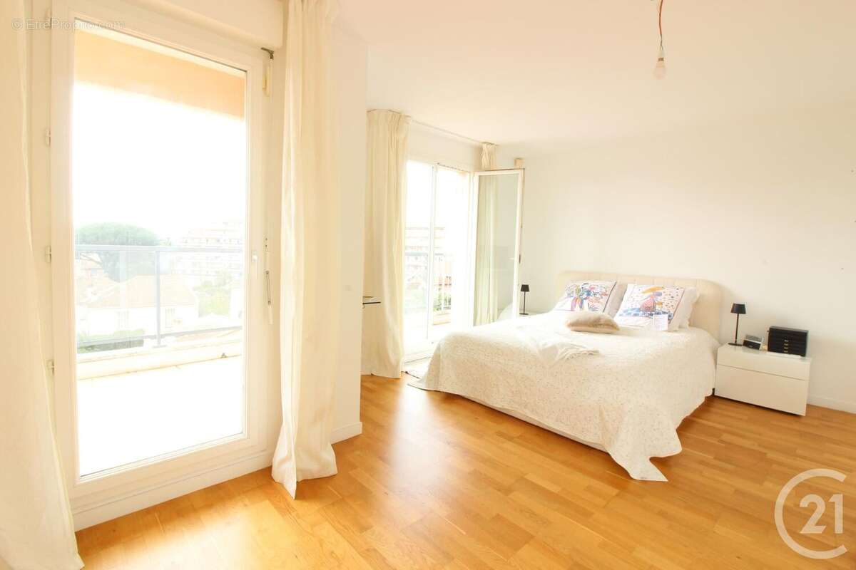 Appartement à ROQUEBRUNE-CAP-MARTIN