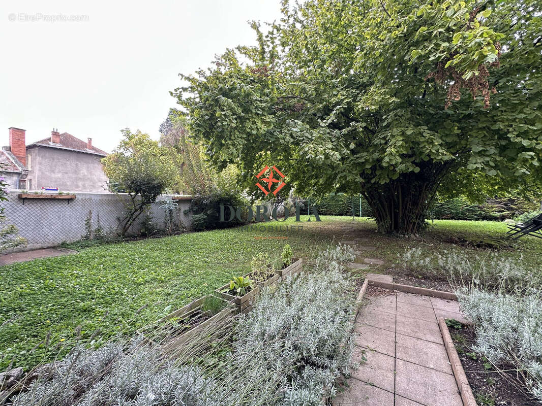 Appartement à SAINT-MARTIN-D&#039;HERES