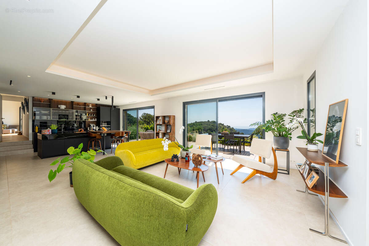 Maison à TOURRETTES-SUR-LOUP