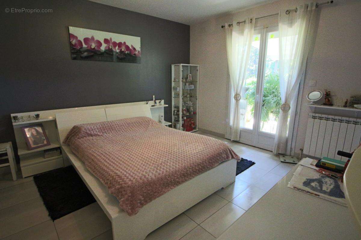 Maison 168 m² à Estancarbon  - photo 6