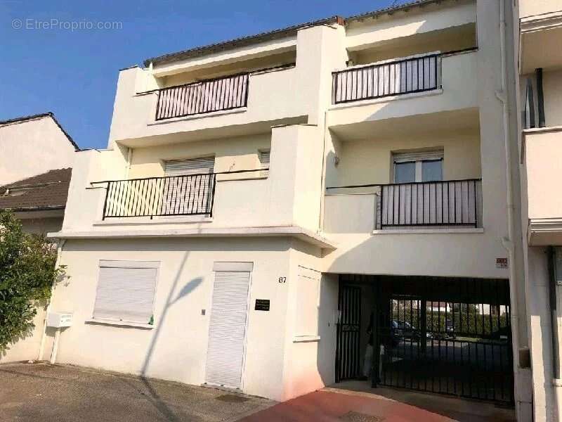 Appartement à SAINTE-GENEVIEVE-DES-BOIS