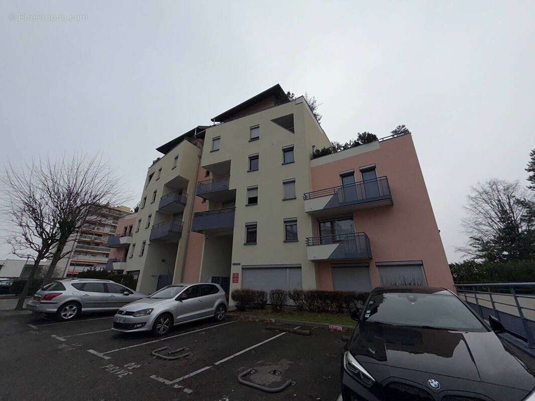 Autre à GAILLARD