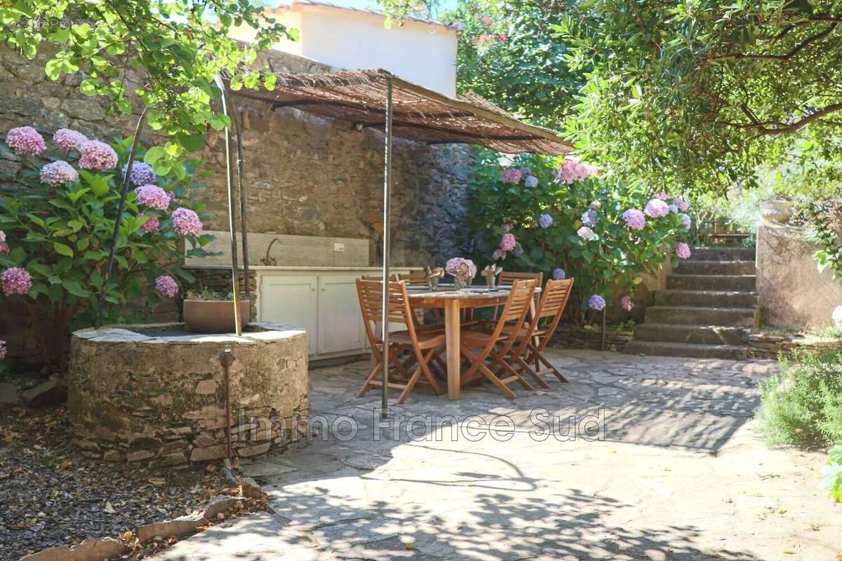 Maison à LA GARDE-FREINET