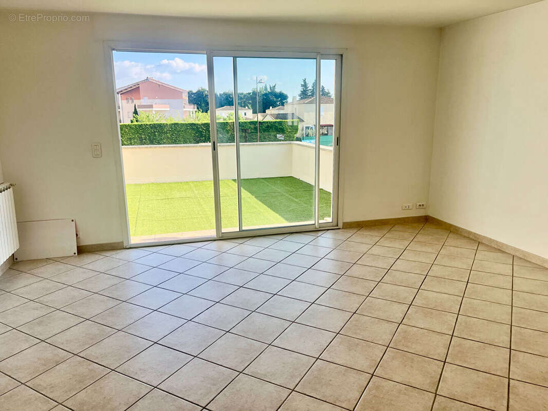 Appartement à L'ISLE-SUR-LA-SORGUE