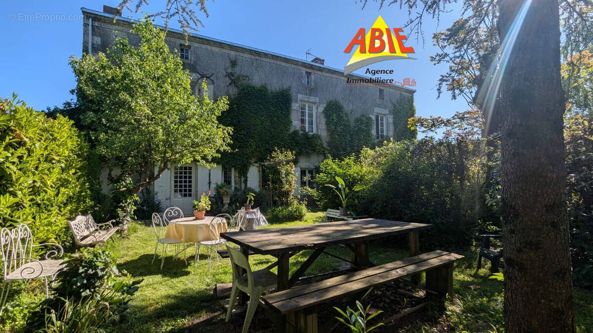 Photo 1 - Maison à SAINT-GEORGES-DE-REX