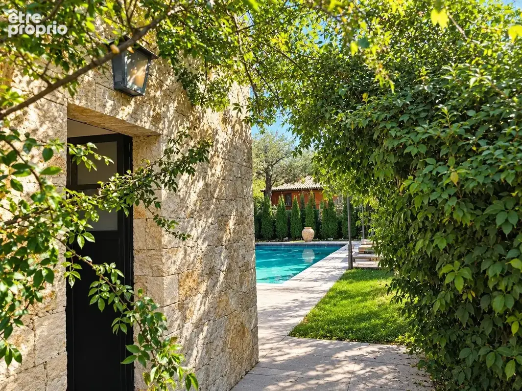 Maison de charme entièrement rénové, dominant la plaine des Baux - photo 3