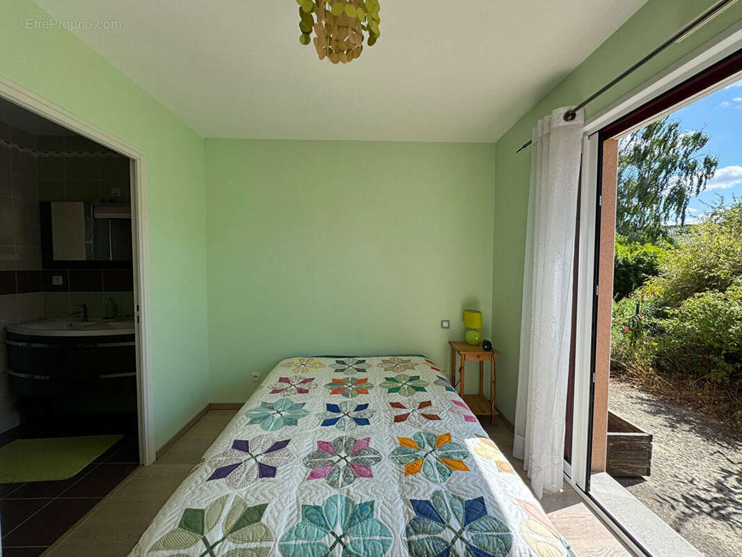 Maison à SAINT-CHARLES-LA-FORET