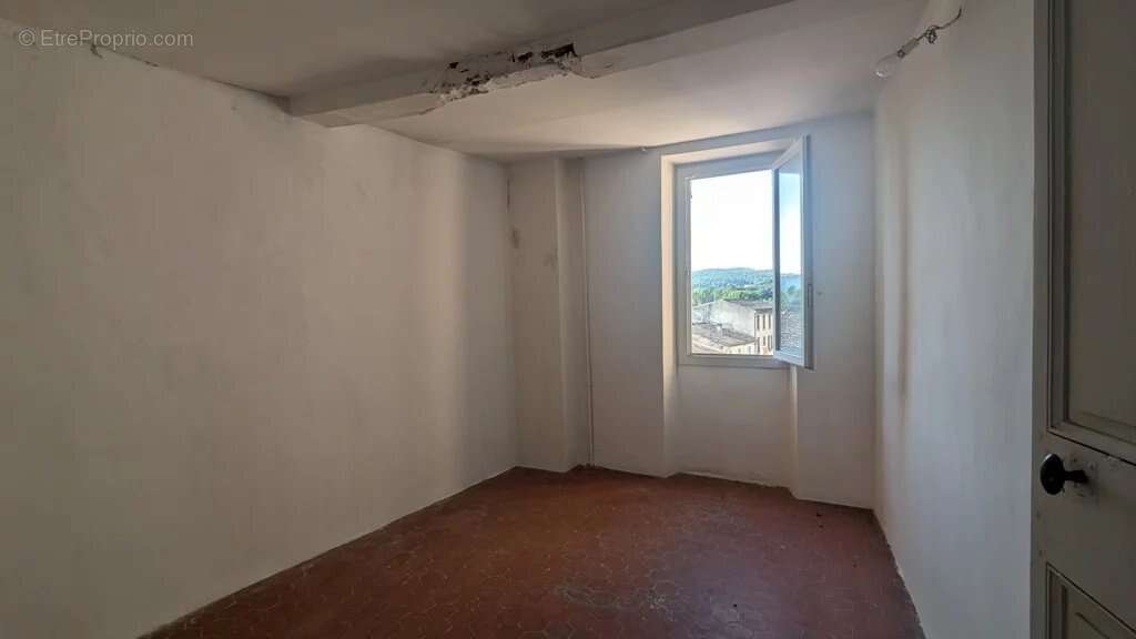 CARCES - Maison de village 5 CH 94m² + grenier - photo 10