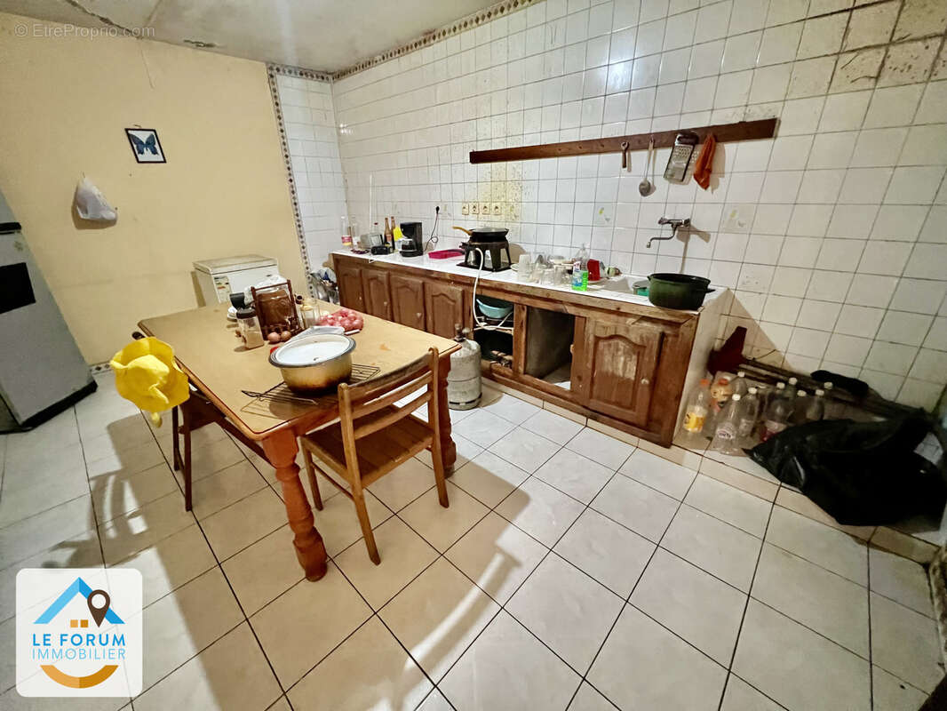 Saint joseph 97480 - ensemble immobilier à rafraîchir - emplacement de choix - photo 2