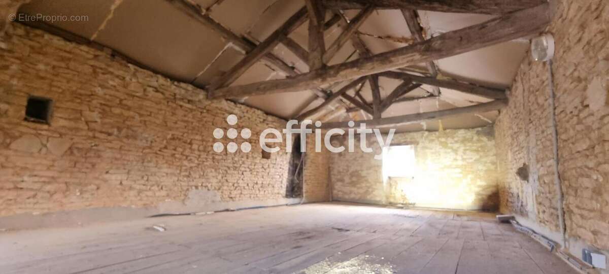 Maison à MAUPREVOIR