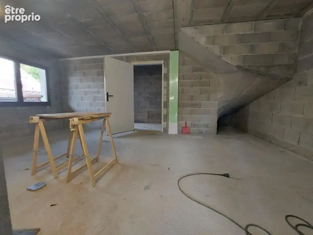 Rare à talloires-montmin, 150 m² de plateau à rénover , vue montagne , fort potentiel - photo 11