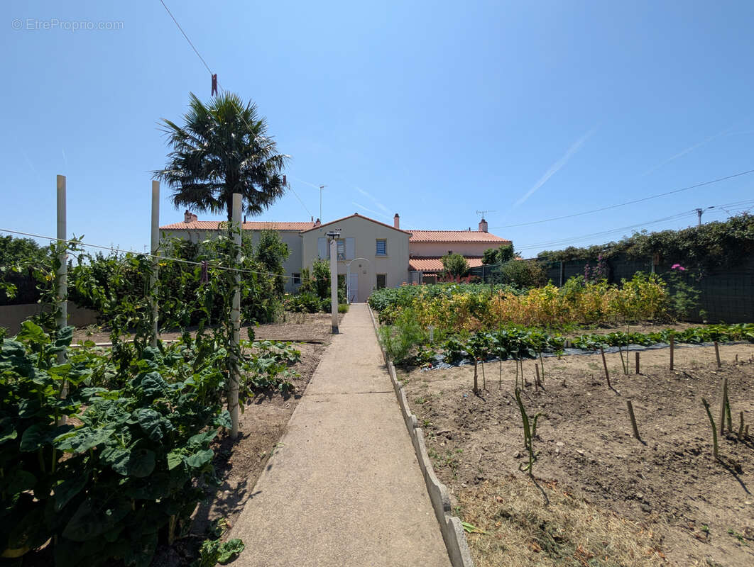 Maison à LES HERBIERS