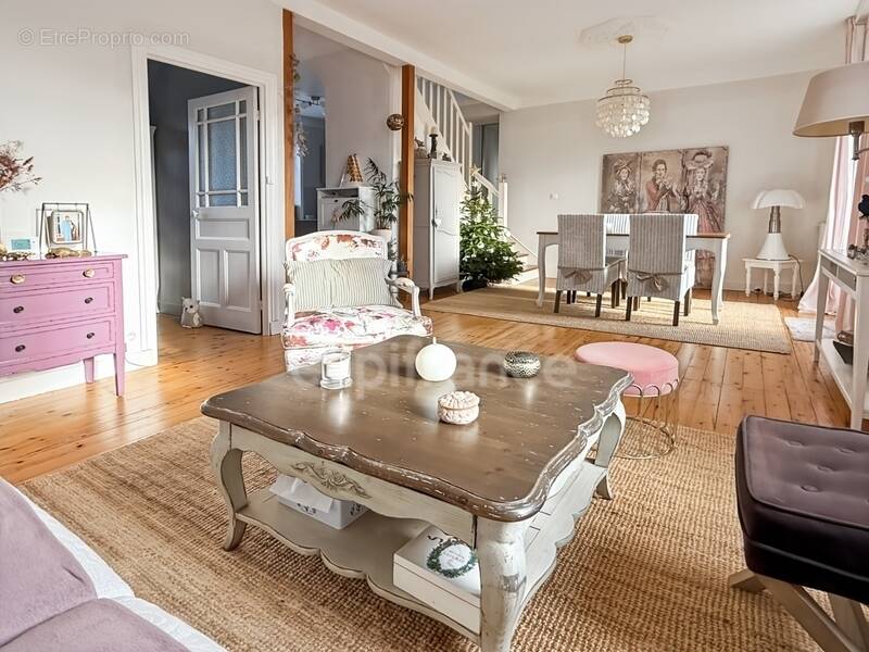 Maison à LE RELECQ-KERHUON