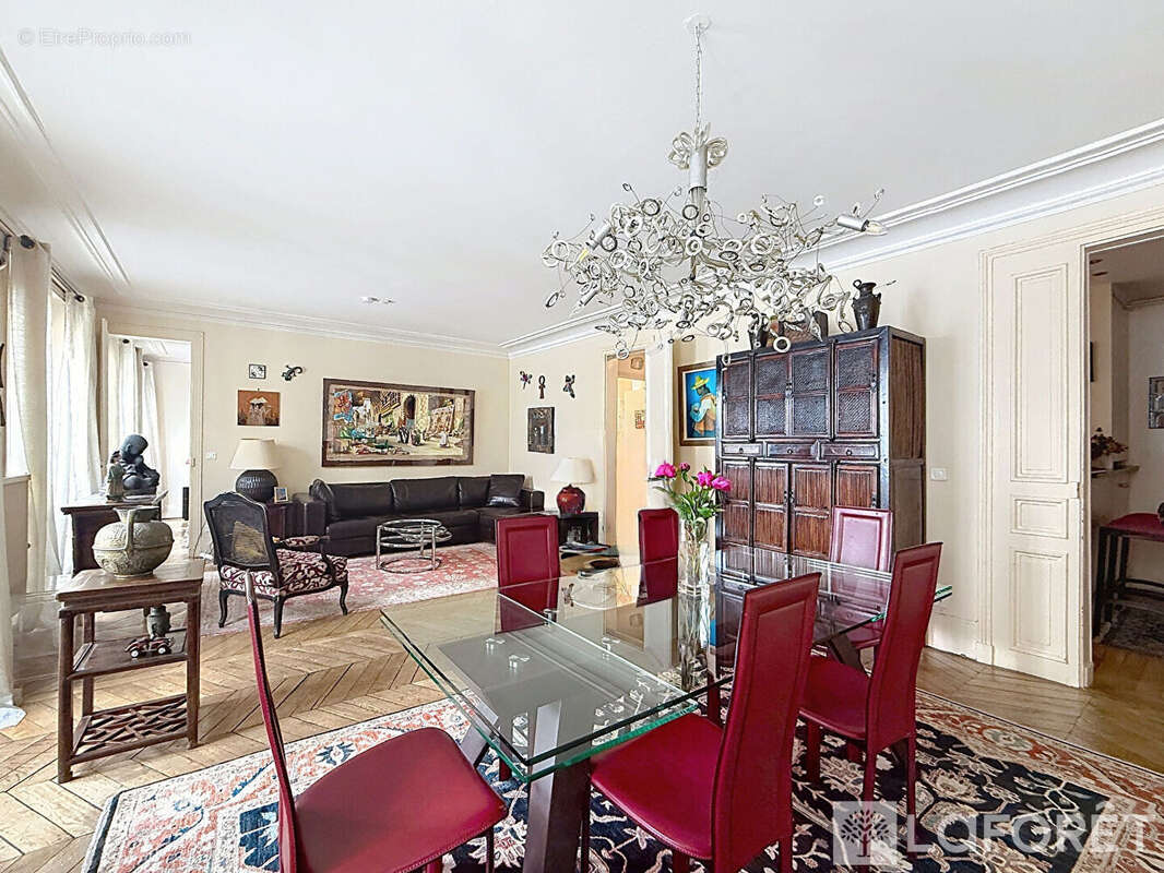 Appartement à PARIS-2E