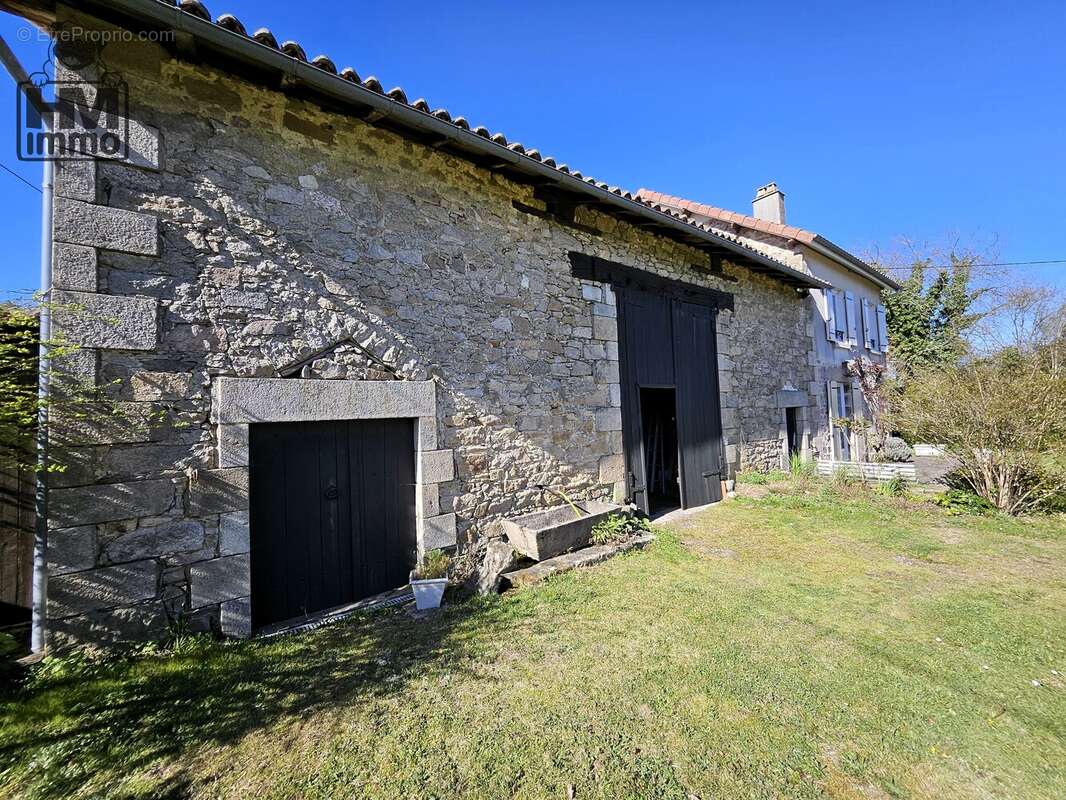 n°2 - Maison à RILHAC-LASTOURS