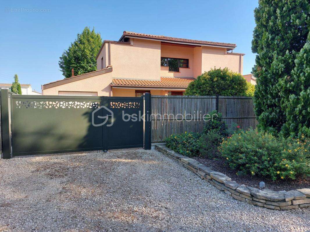 Maison à VILLENEUVE-TOLOSANE