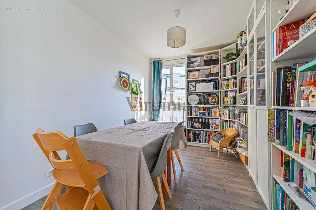 Appartement à CHARENTON-LE-PONT