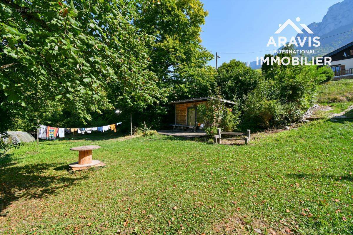 Appartement à DINGY-SAINT-CLAIR