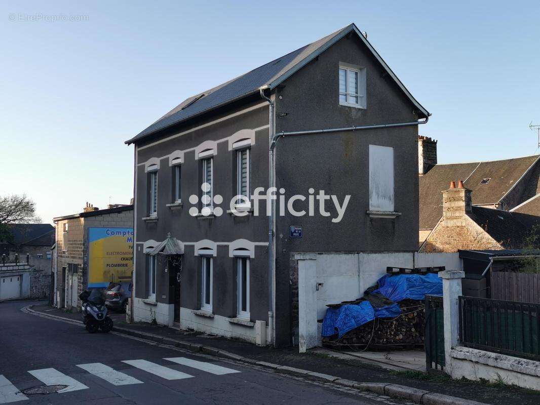 Maison à SAINT-SEVER-CALVADOS