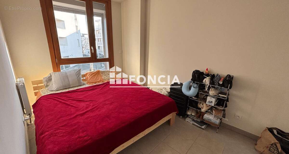 Appartement à BEAUZELLE