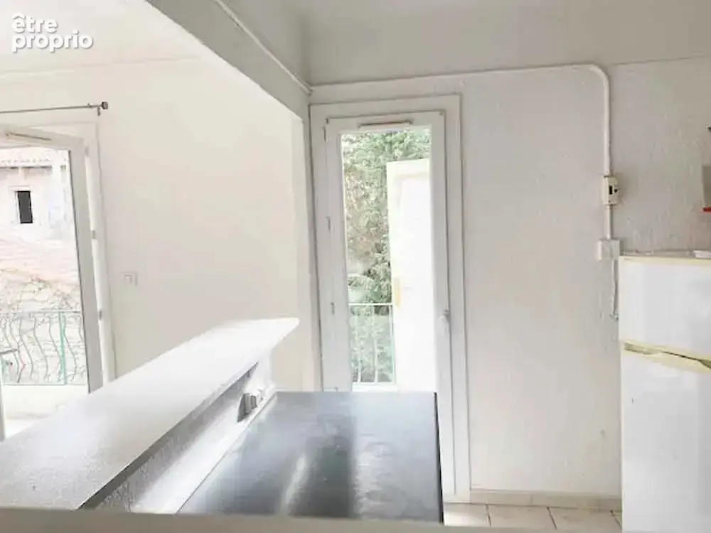 Avignon Intra-Muros, au calme. Appartement P3 avec grand Balcon - photo 6