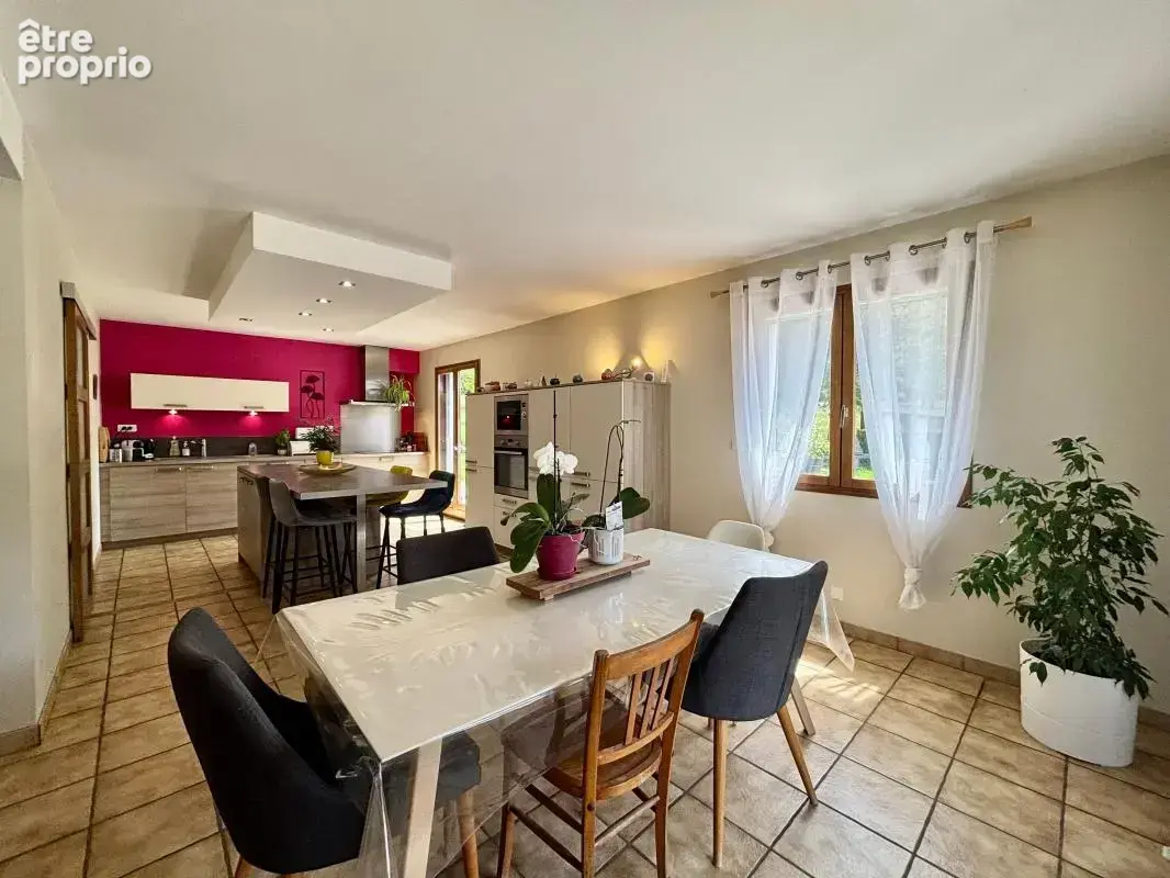 Maison de 158 m² sur 2 700 m² de terrain - photo 4