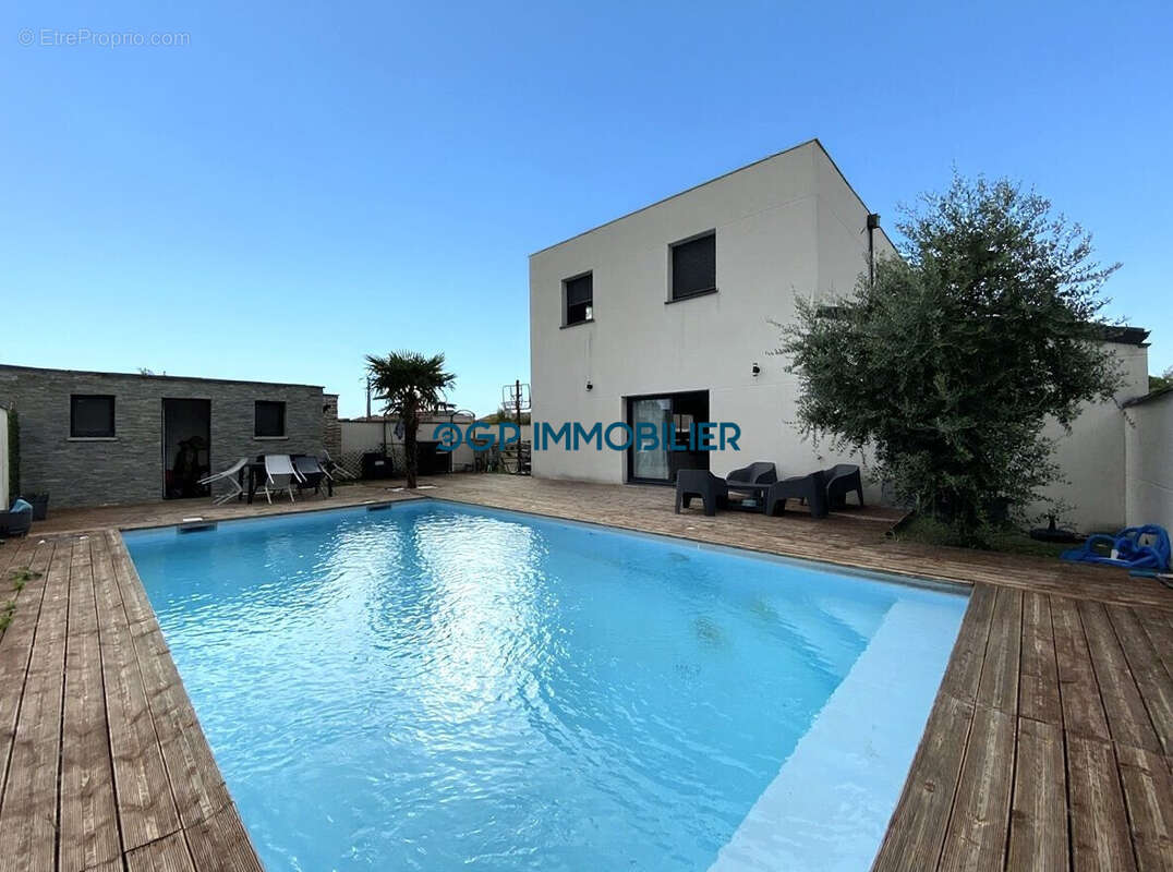 Maison à BRUGUIERES