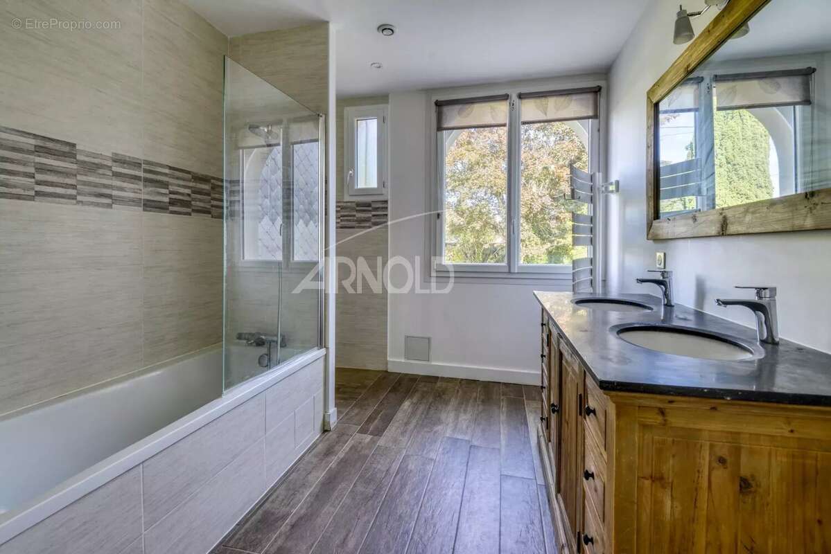 Maison à SAINT-SEBASTIEN-SUR-LOIRE