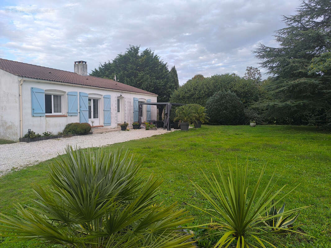 Maison à COMMEQUIERS