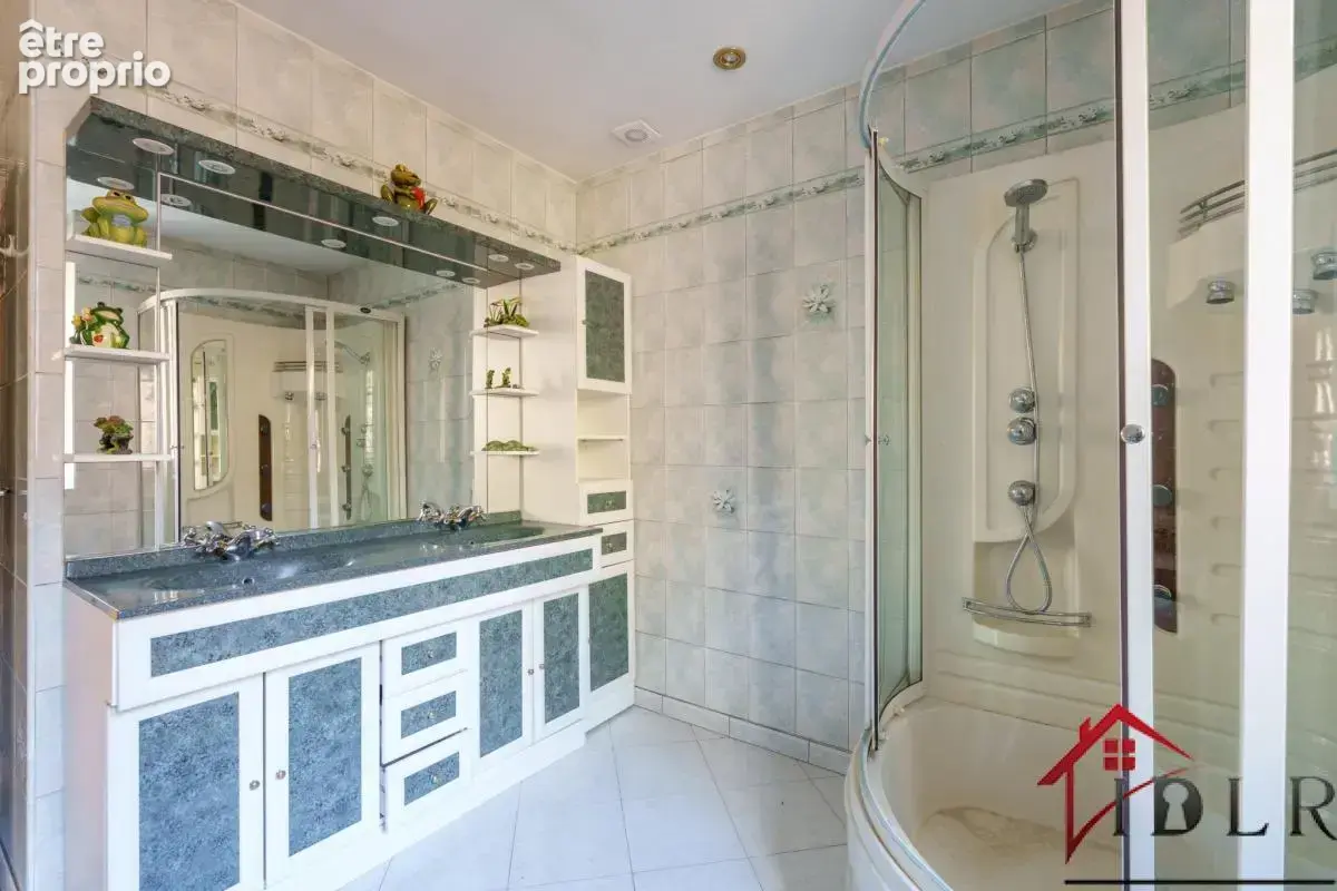 maison de 171 m2  spacieuse - photo 3