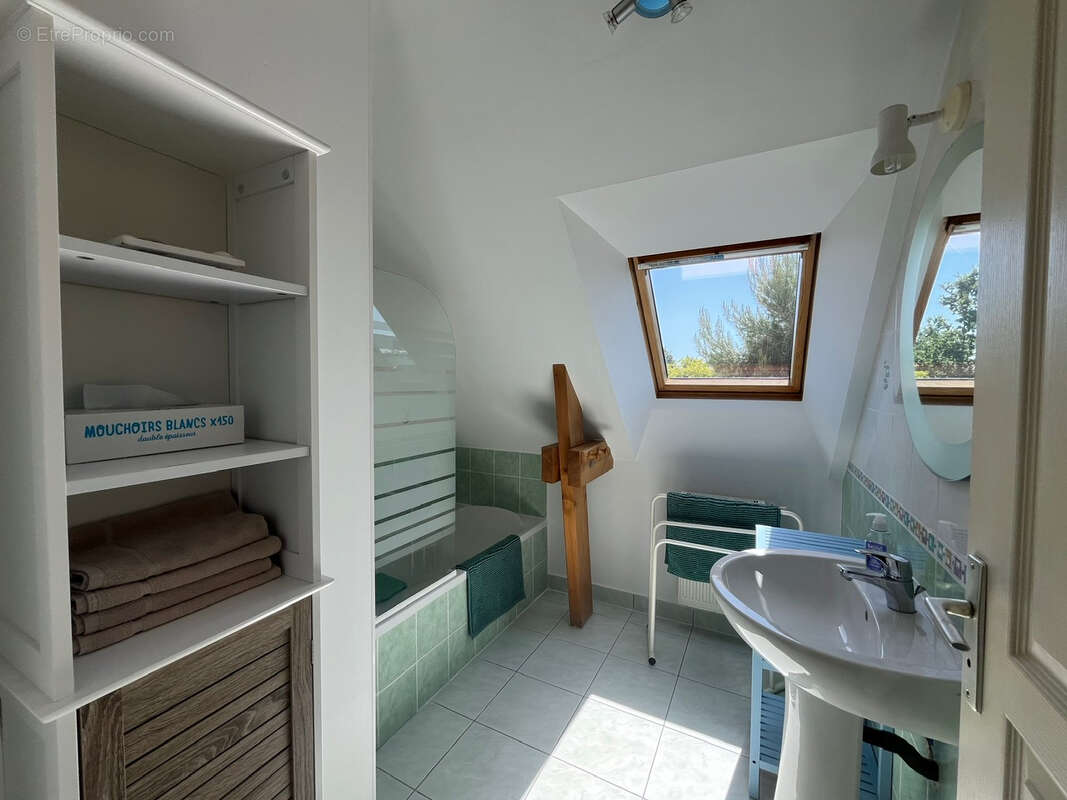 A vendre à PORNICHET maison familiale avec piscine au calme dans un environnement agréable à 2,5 kms de la plage - photo 8