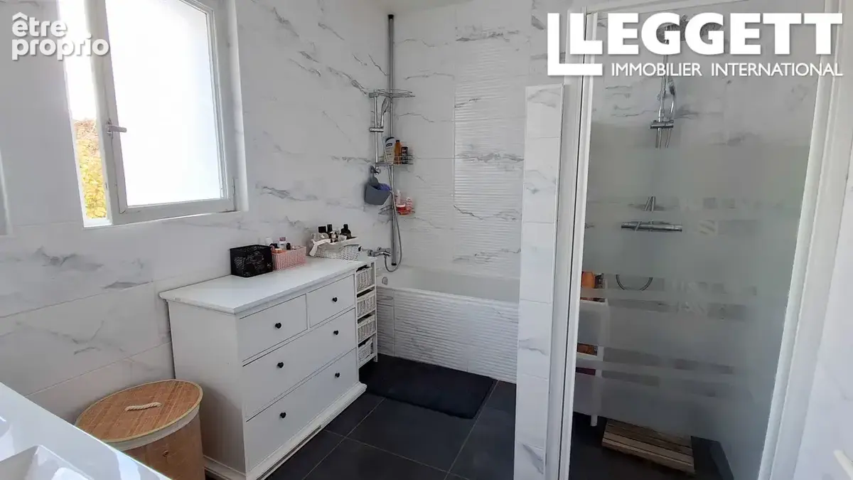 Maison familiale à Soyaux – Beaux volumes, garage, terrasse et jardin clos - photo 8