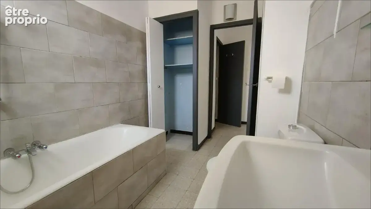 Appartement P2 vendu loué à NIMES - photo 9