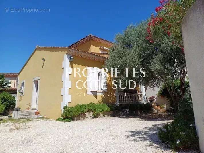 Maison à LES ANGLES