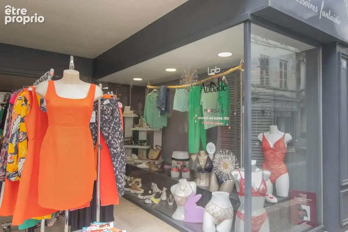 VITRINE 2