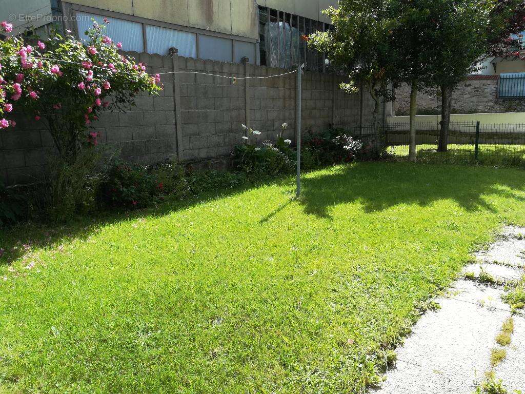 VITRE - Appartement T3 terrasse et garage - photo 3