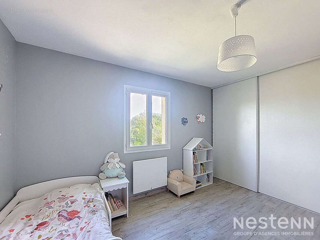 À vendre : Maison contemporaine de 153 m² avec demi-sous-sol à Gondrin, sur terrain de 3500 m² - photo 10