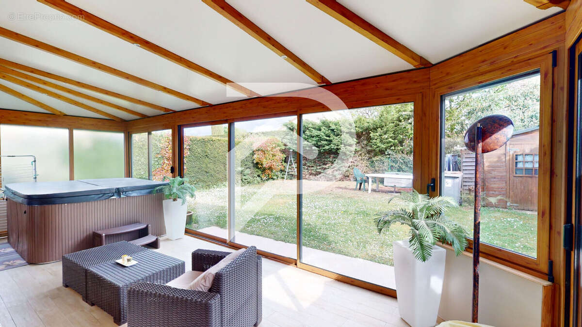 Maison à VERNEUIL-SUR-SEINE