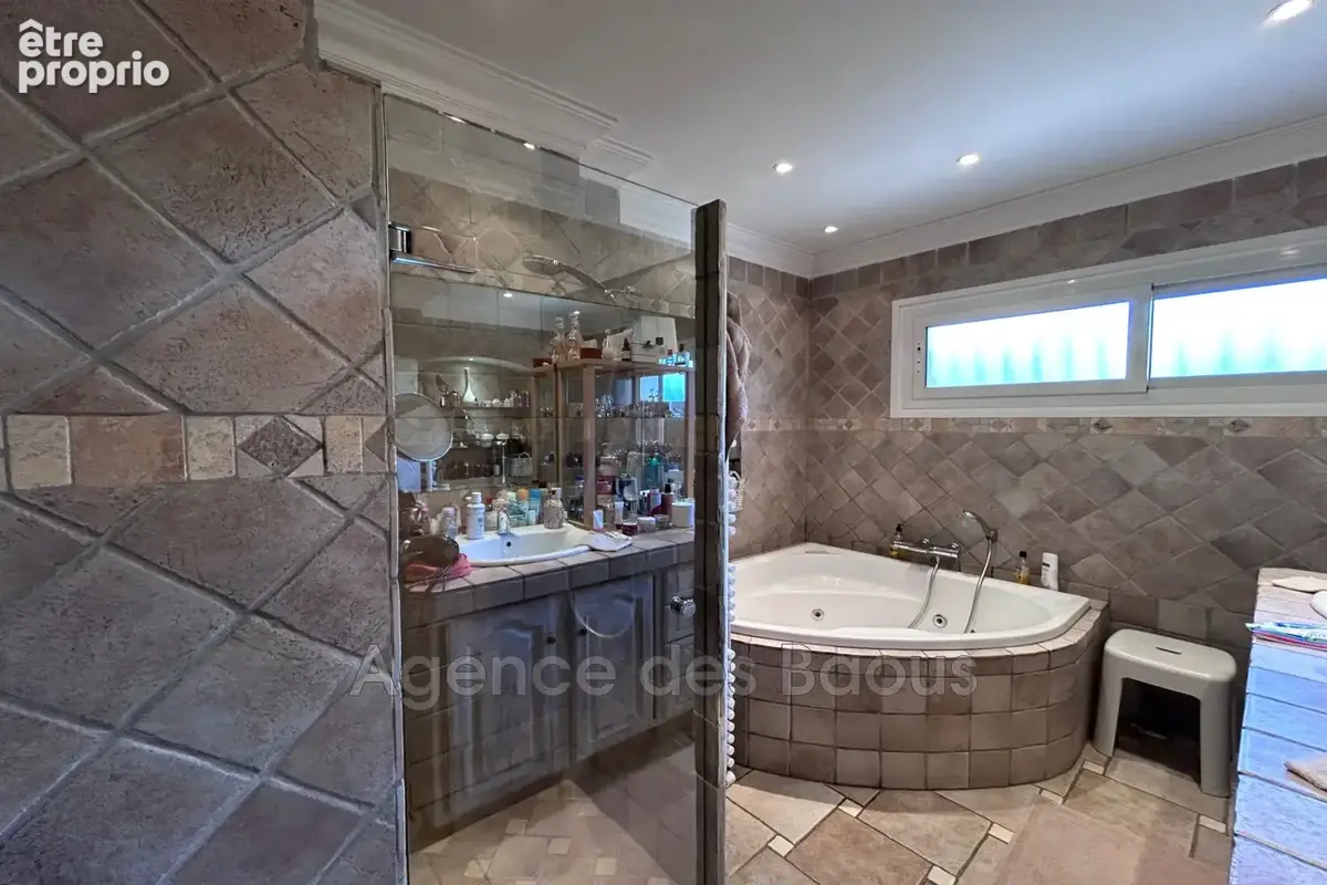 Maison 7 pièces 260 m² à vendre à La Gaude (06610) - photo 9