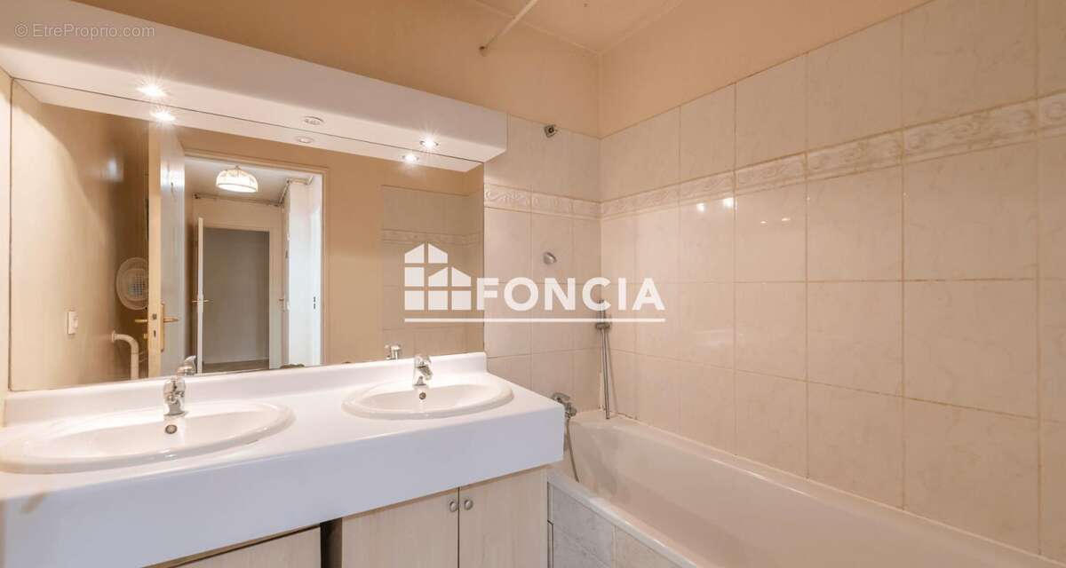Appartement à NEUILLY-PLAISANCE
