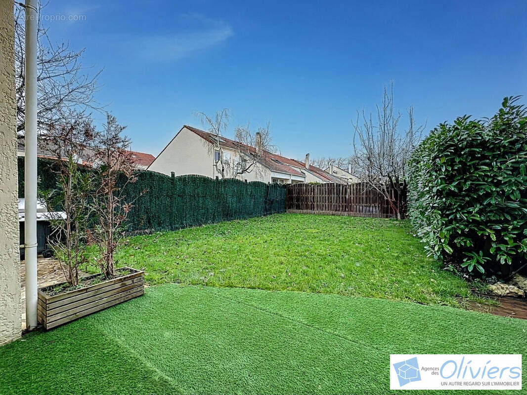 Maison à VOISINS-LE-BRETONNEUX