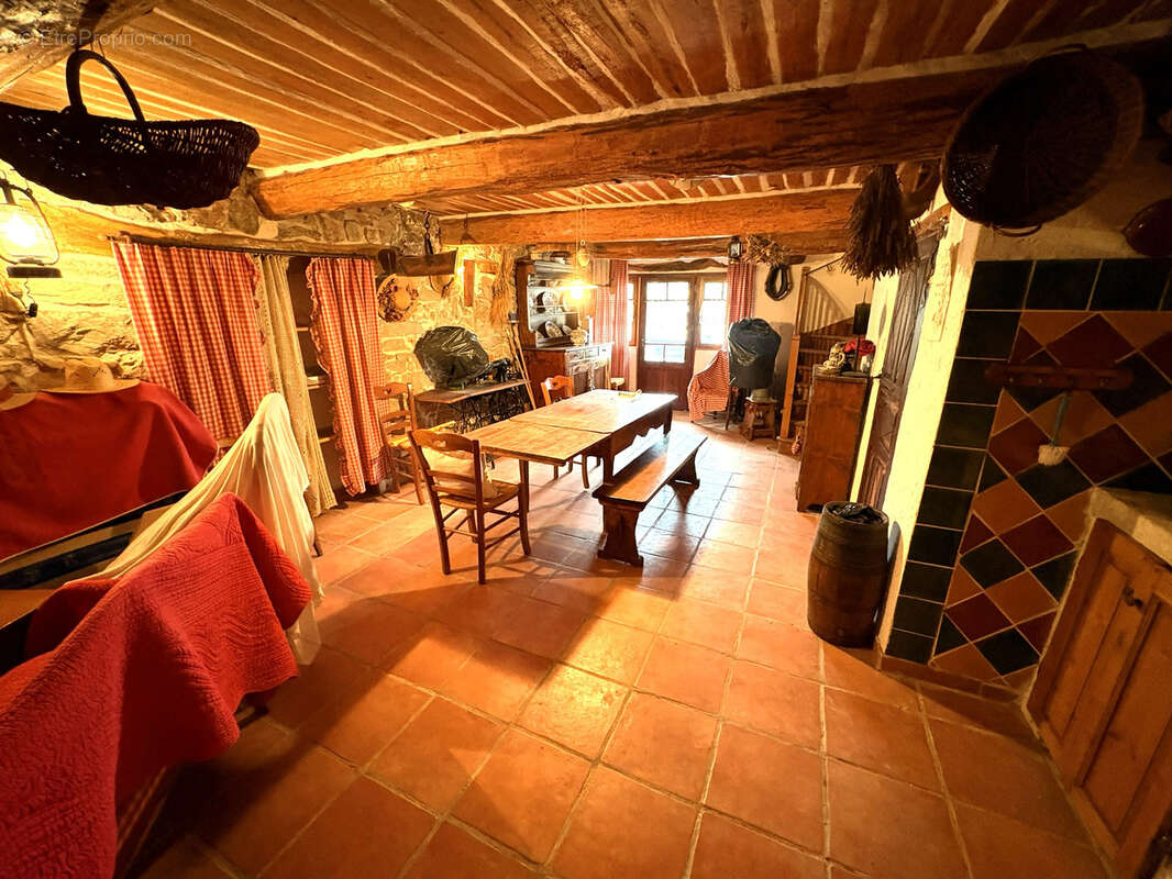 Maison à SAINT-JULIEN