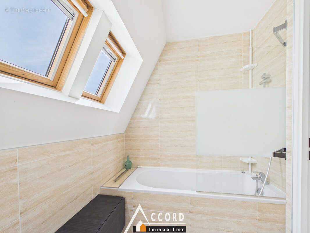 Appartement à SARTROUVILLE