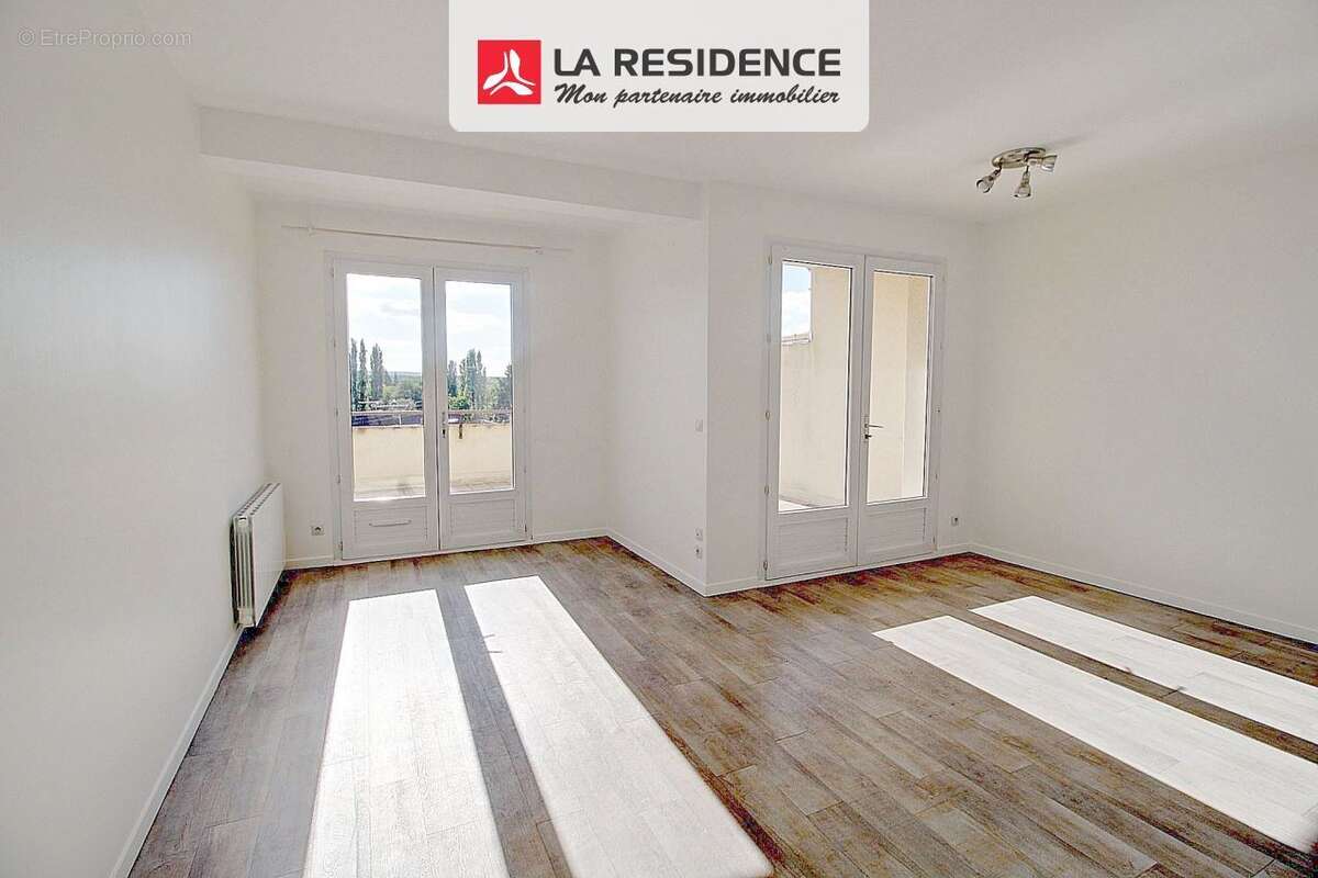 Appartement à VAUX-SUR-SEINE