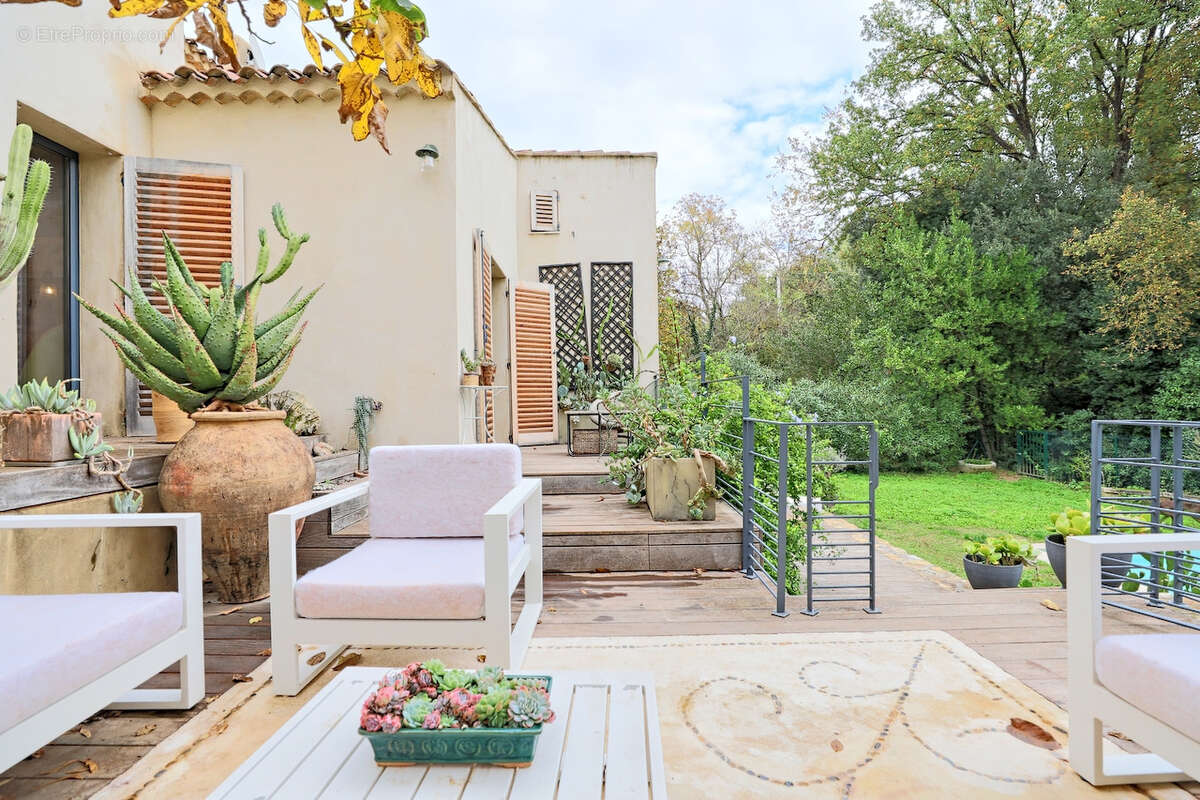 Maison à LE CASTELLET