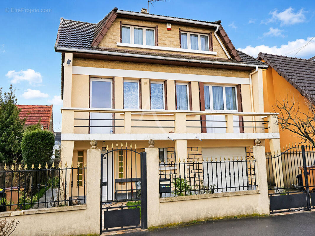 Maison à NEUILLY-SUR-MARNE