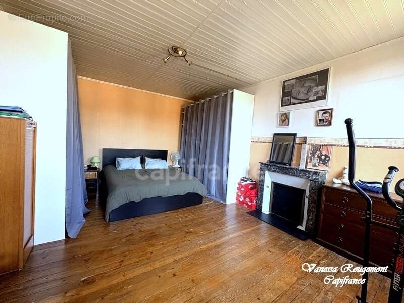 À vendre – Maison de village 4 chambres avec jardin, dépendances, grange et espace spa - photo 11