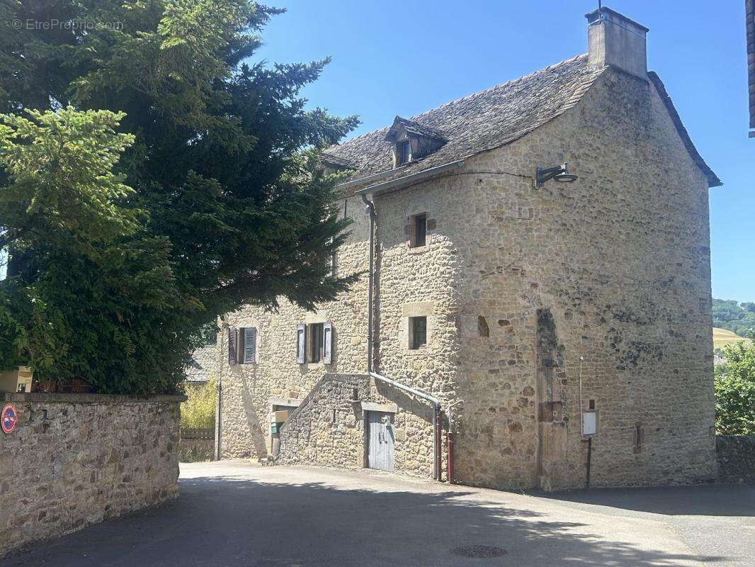 Maison à AGEN-D&#039;AVEYRON